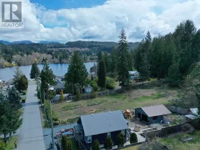 Land i Powell River, British Columbia 10208448