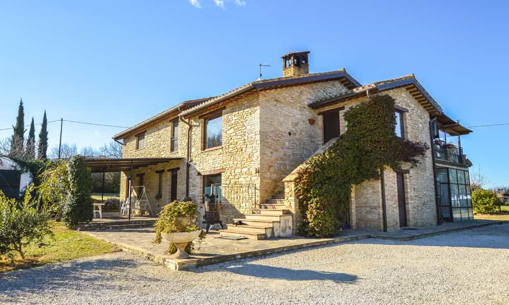 House in Treia, Marche 10208759