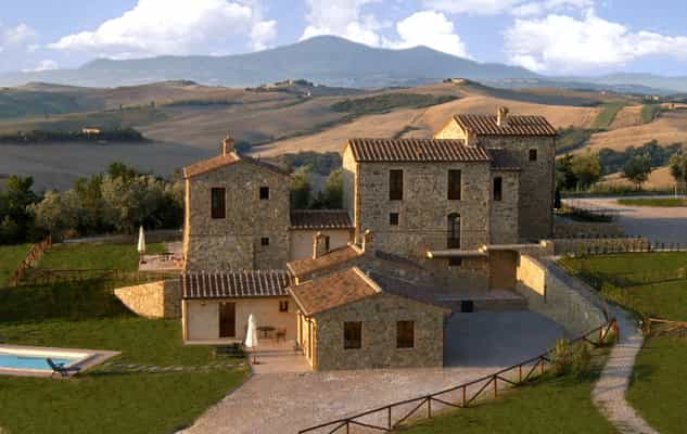 House in San Giovanni d'Asso, Tuscany 10208784