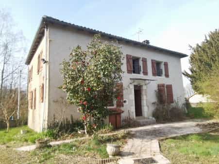 σπίτι σε Μασίνιακ, Nouvelle-Aquitaine 10208787