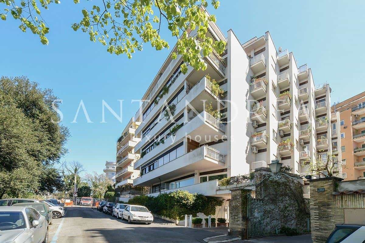 Condominium in Rome, Lazio 10208855
