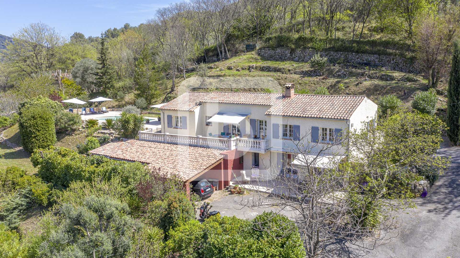 House in Le Bar-sur-Loup, Provence-Alpes-Cote d'Azur 10209027