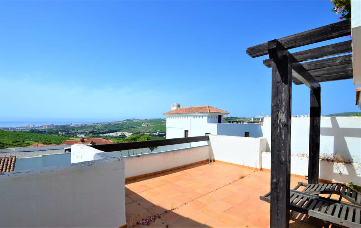 Condominium in Casares, Andalusia 10209168