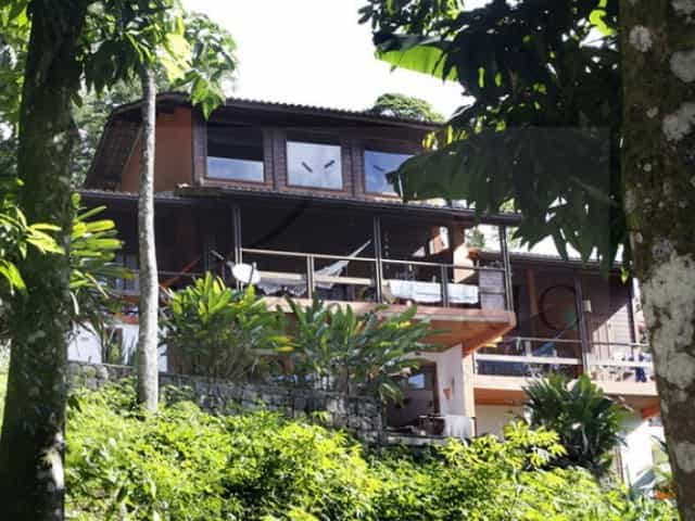 Condominium in Angra dos Reis, State of Rio de Janeiro 10209561