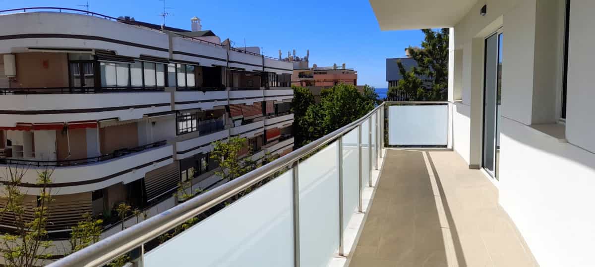 Condominium in Marbella, Andalusië 10209961