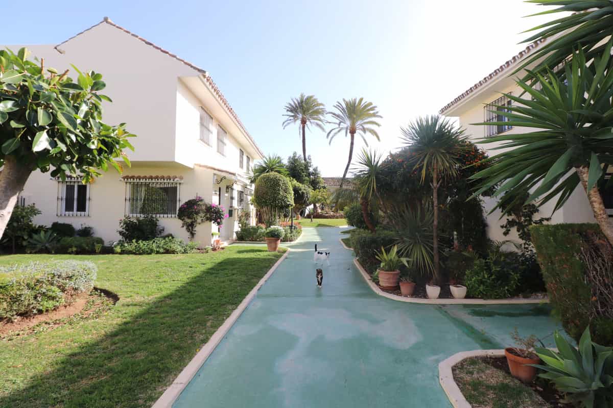 σπίτι σε Marbella, Andalucía 10210406