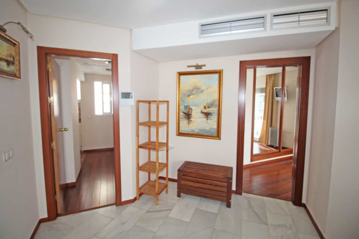 公寓 在 Benalmádena, Andalucía 10210504