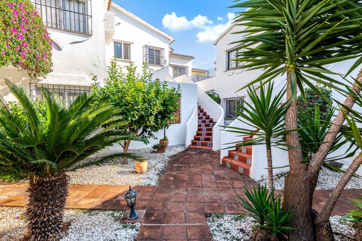 House in Benahavis, Andalusia 10211040