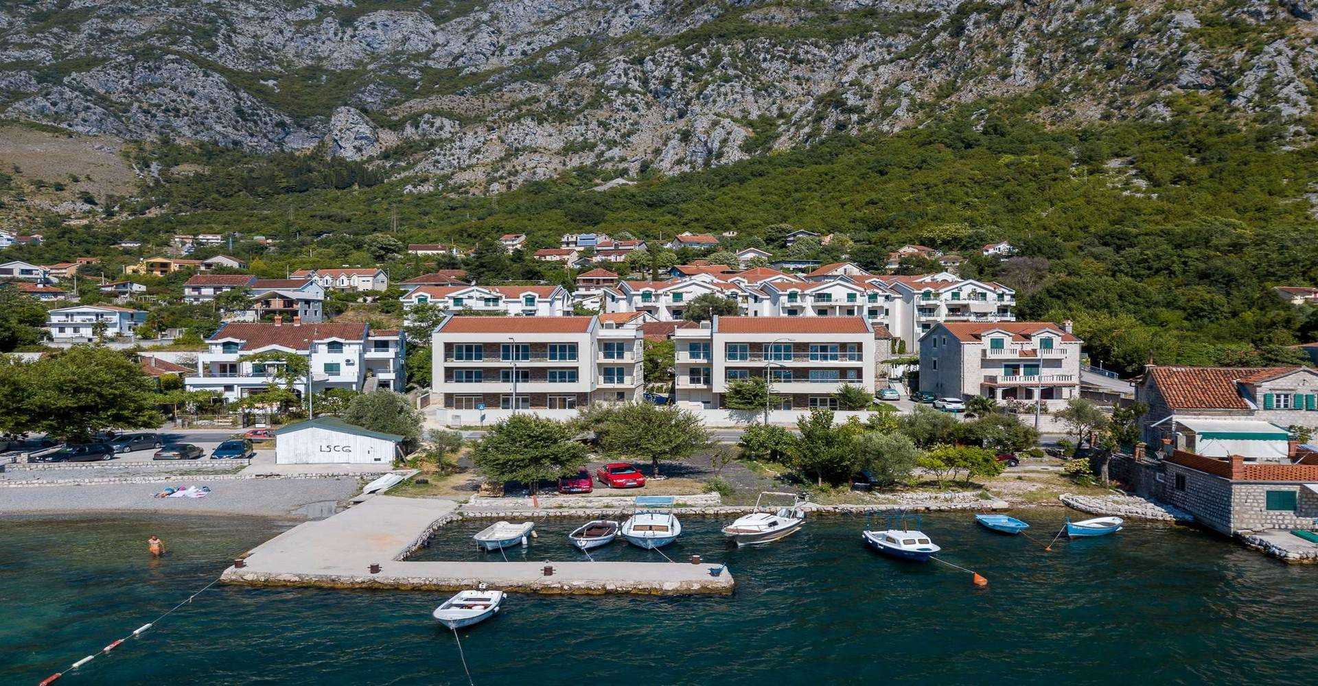 Condominium in Kotor, Kotor Municipality 10211572