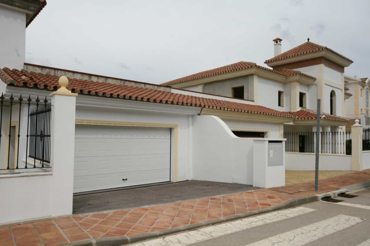 Casa nel Fuengirola, Andalusia 10211586