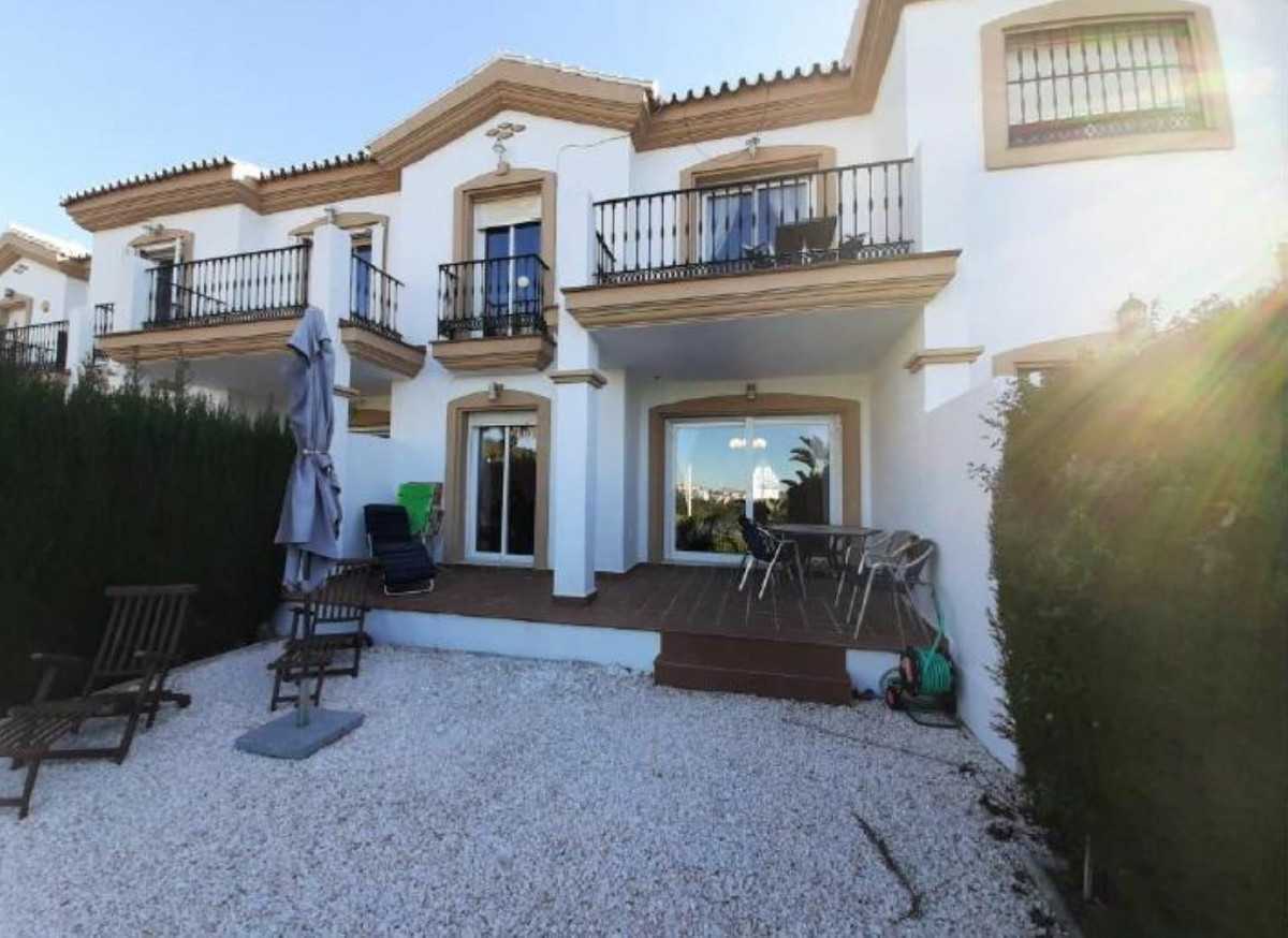 House in Alhaurin el Grande, Andalusia 10211667