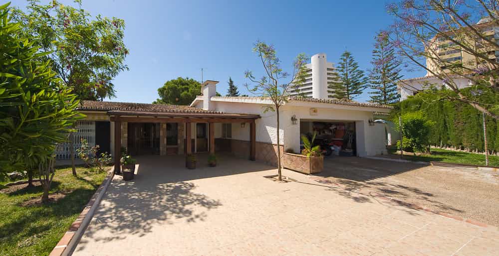 жилой дом в Арройо де ла Миэль, Андалусия 10211741