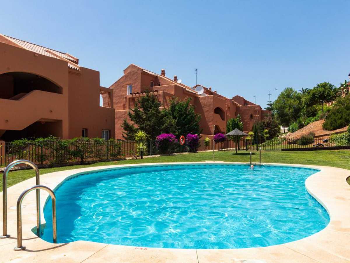 Condominium in Ojen, Andalusia 10211838
