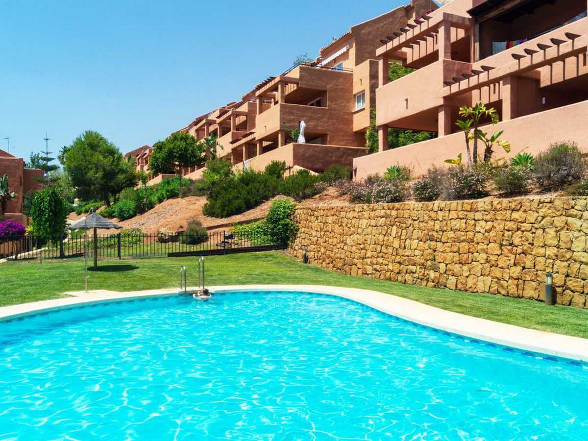 Condominium in Ojen, Andalusia 10211838