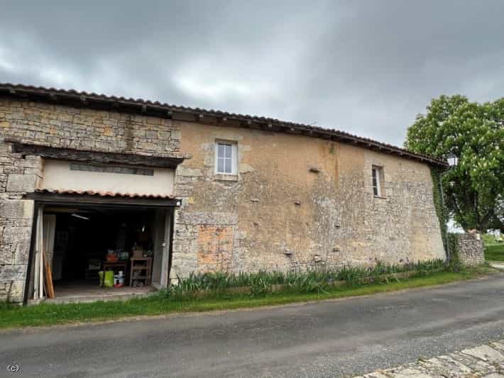 Hus i Nanteuil-en-Vallée, Nouvelle-Aquitaine 10212452