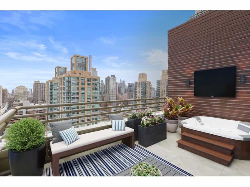 Condominium in New York, New York 10212697