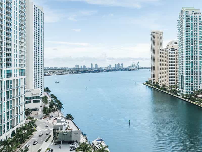 Condominium in Miami, 300 Biscayne Boulevard Way 10212713