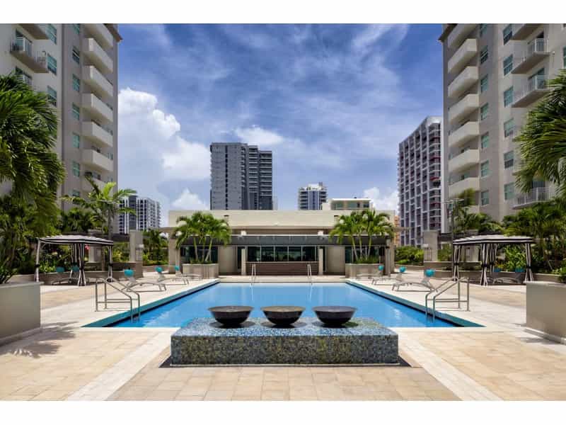 Condominium in Miami, Florida 10212820