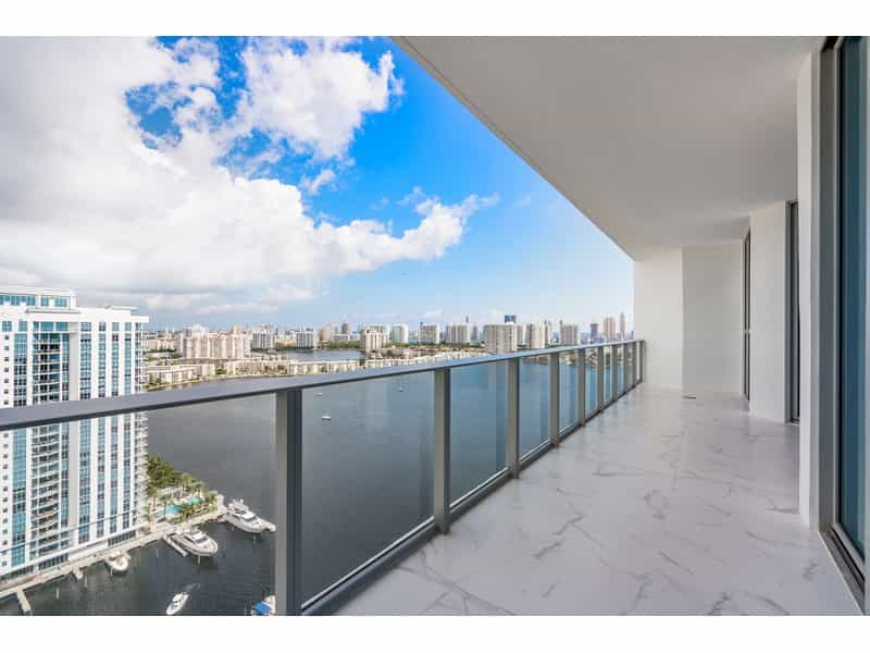 Eigentumswohnung im North Miami Beach, Florida 10212825