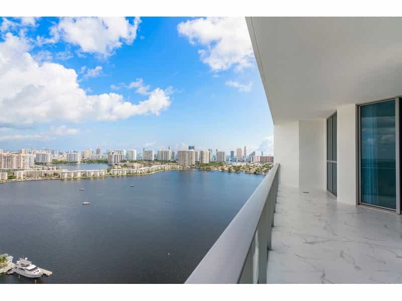 Condominium dans North Miami Beach, Florida 10212825
