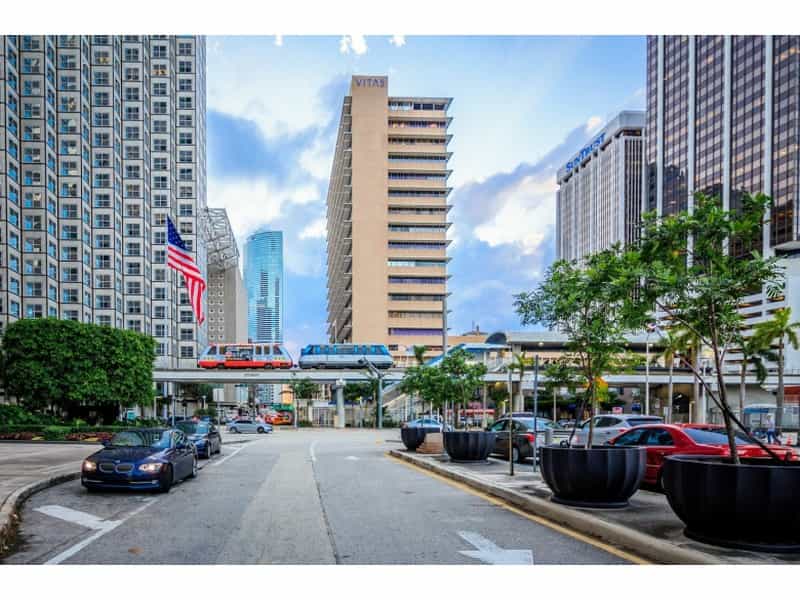 Condominium in Miami, Florida 10212826