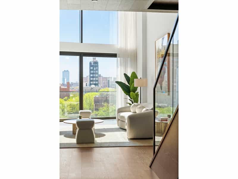 Condominium in New York, New York 10212897