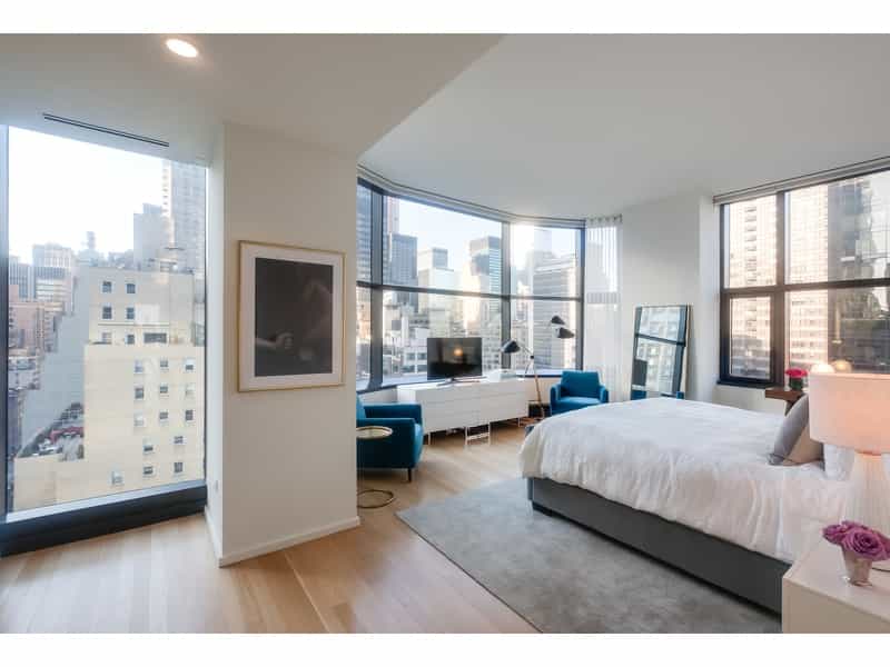 Condominium in New York, New York 10212935