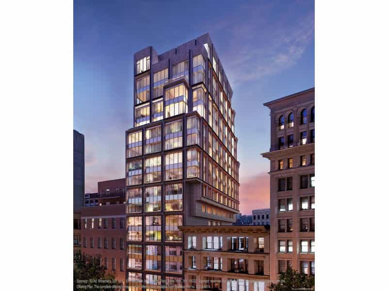 Condominium in New York, New York 10212948