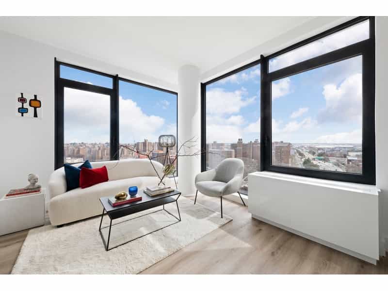 Condominium in Manhattan, New York 10212954