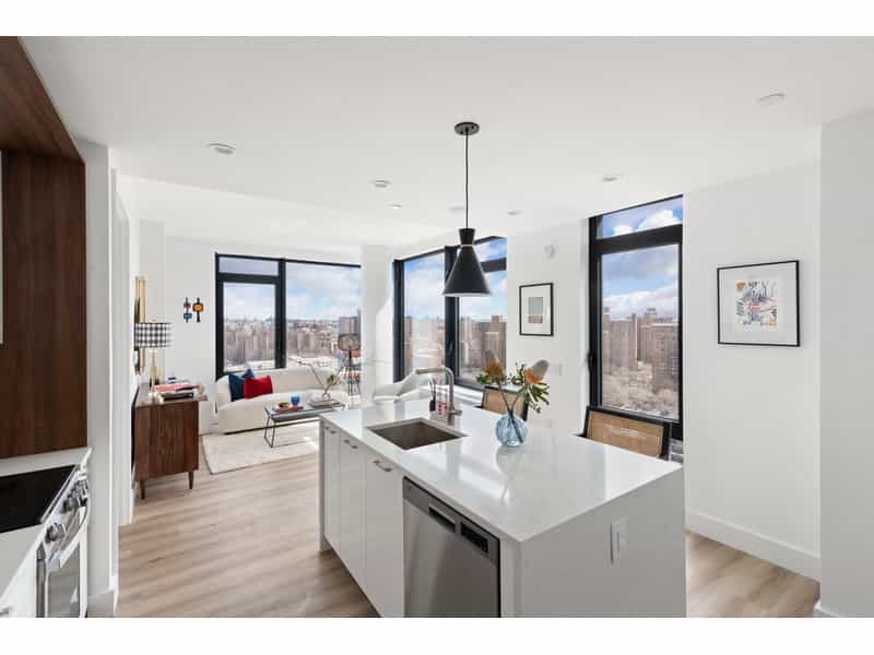 Condominium in Manhattan, New York 10212960