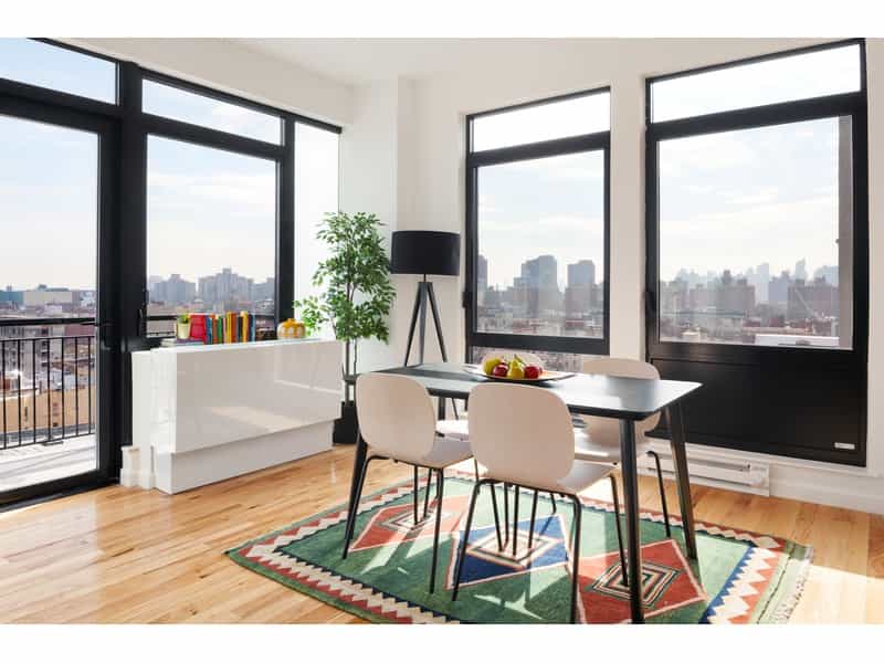Condominium in New York, New York 10212998