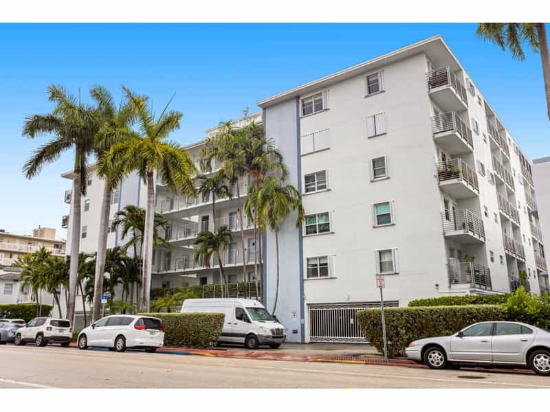 Condominium in Miami Beach, Florida 10213320