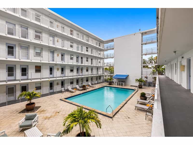 Condominium in Miami Beach, Florida 10213320