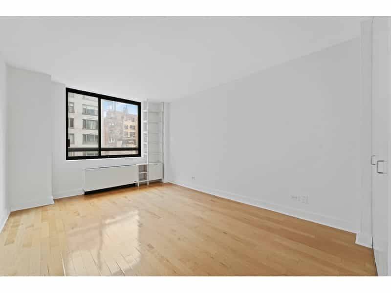 Condominium in Manhattan, New York 10213342