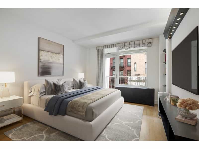 Condominium in New York, New York 10213406