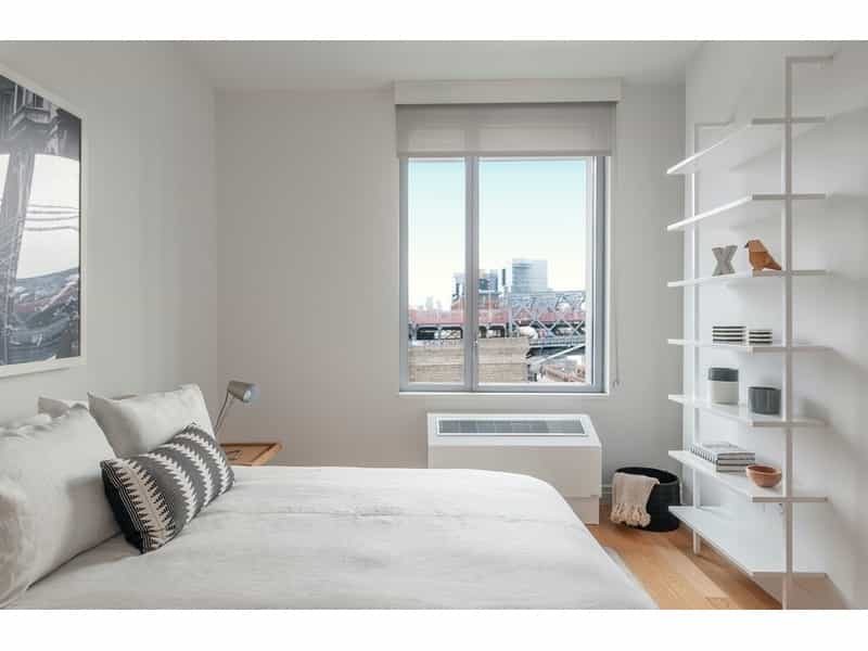 Condominium in New York, New York 10213433