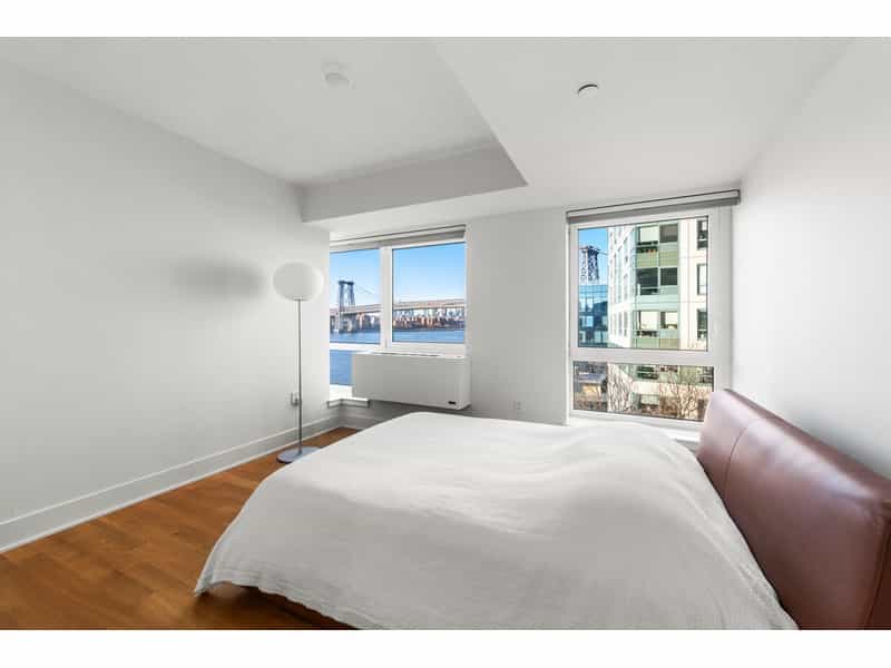 Condominium in , New York 10213434