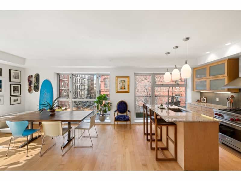 Condominium in New York, New York 10213506