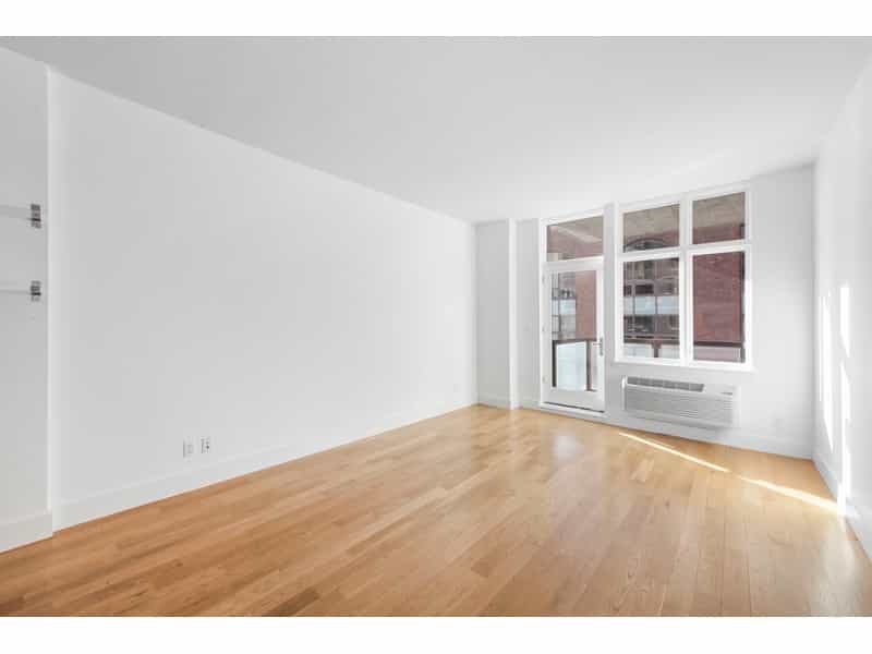 Condominium in , New York 10213557