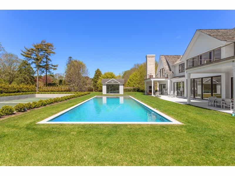 House in Apaquogue, New York 10213643