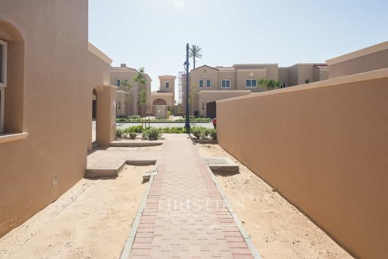 House in دبي, دبي 10213847