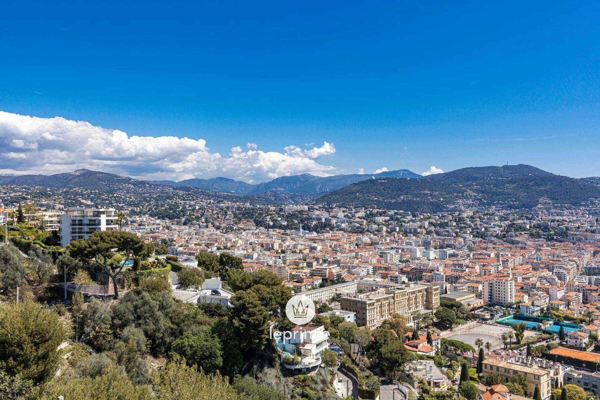 Condominium dans Nice, Alpes-Maritimes 10213980