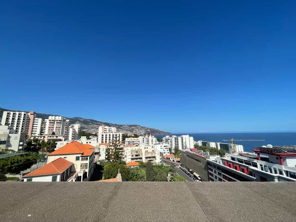 Condominium in Funchal, Rua da Casa Branca 10214282