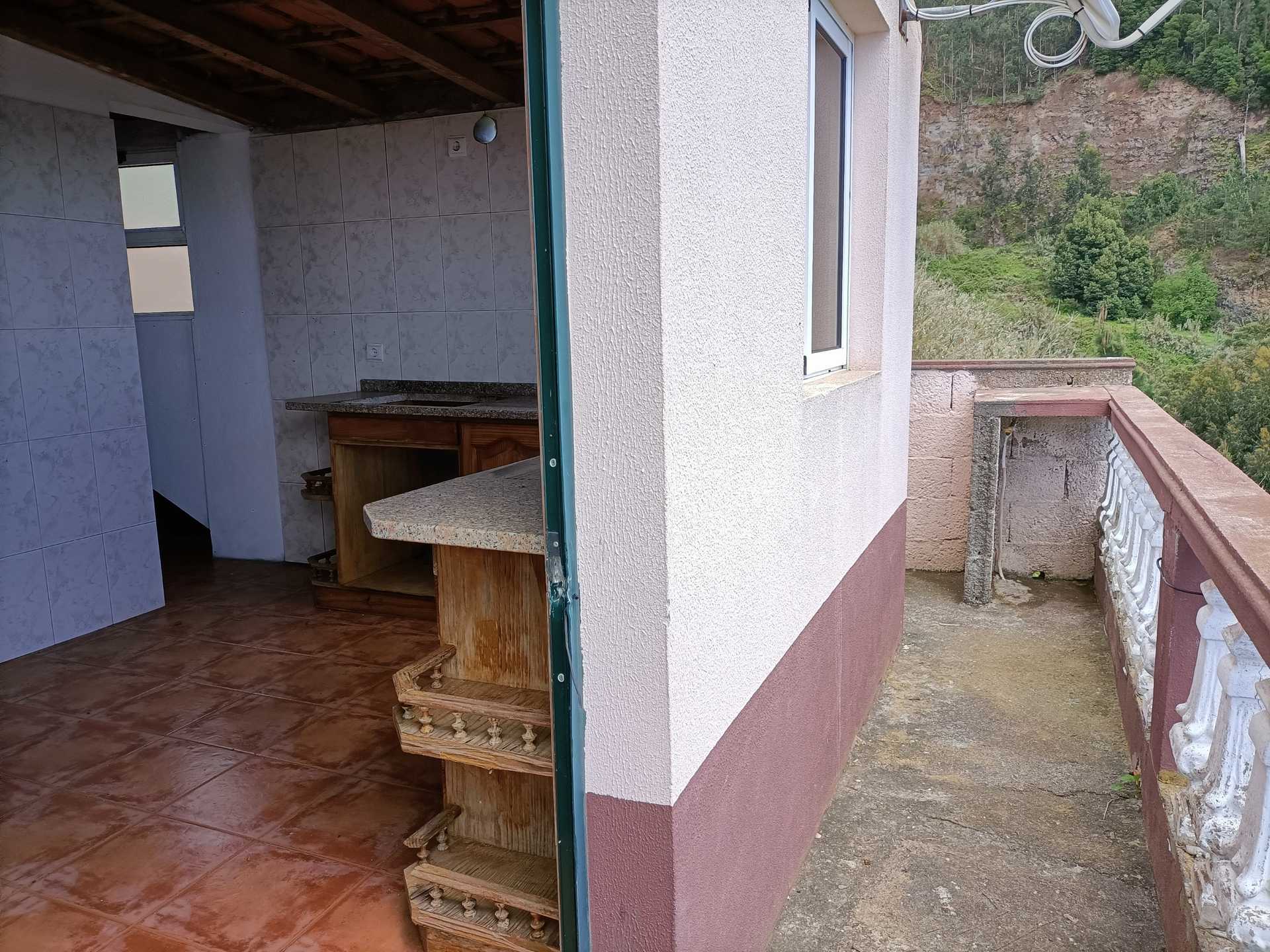 жилой дом в Arco da Calheta, Caminho das Florenças 10214297