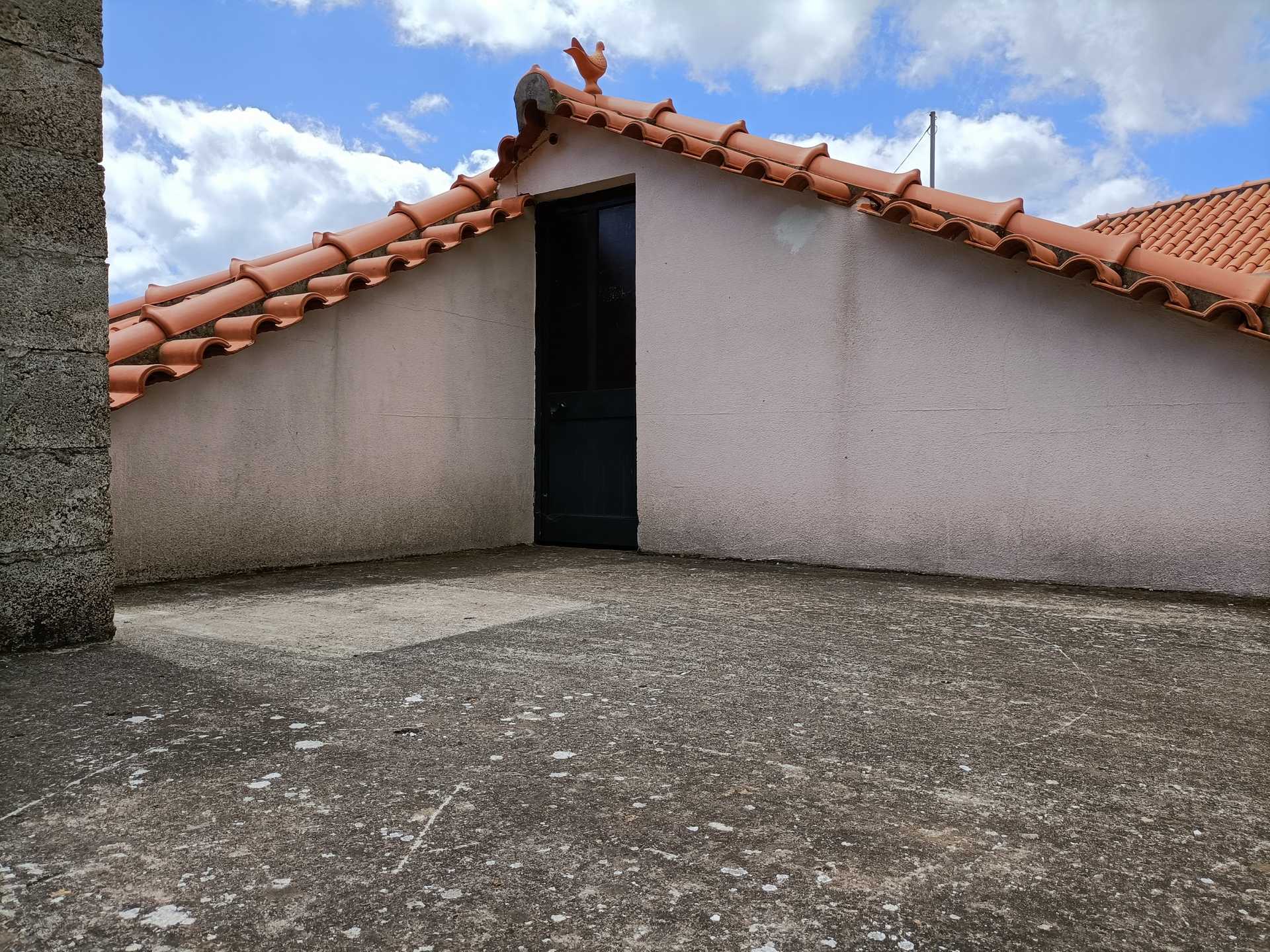 жилой дом в Arco da Calheta, Caminho das Florenças 10214297