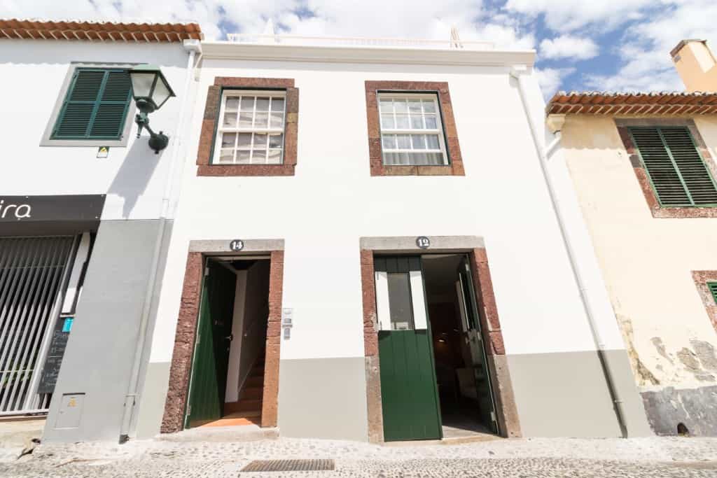 House in Funchal, 1 Rua de Santa Maria 10214331