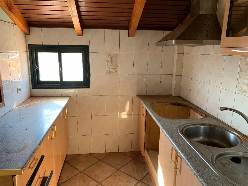 House in Machico, Madeira 10214335