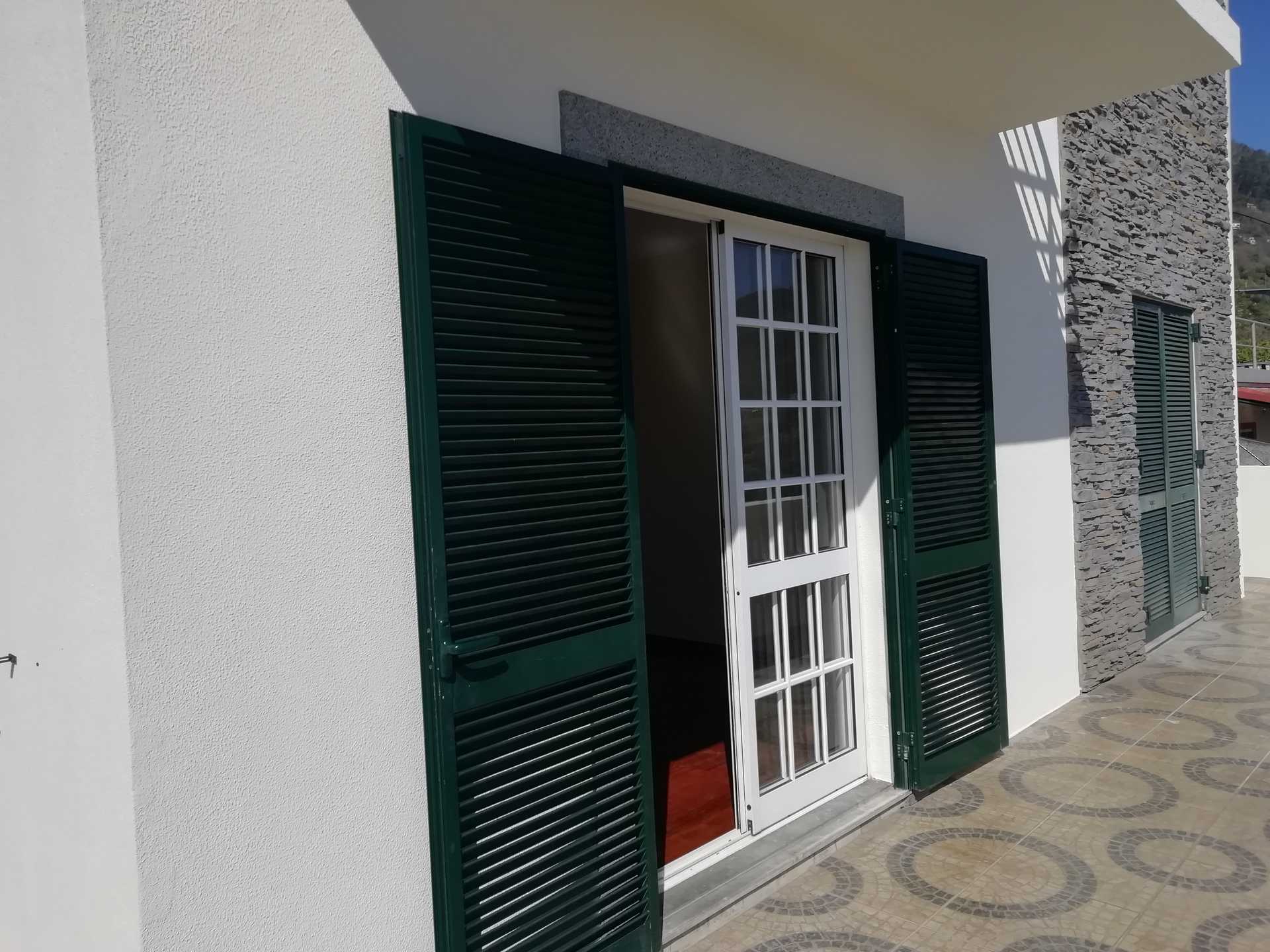 жилой дом в Трапиш, Мадейра 10214370