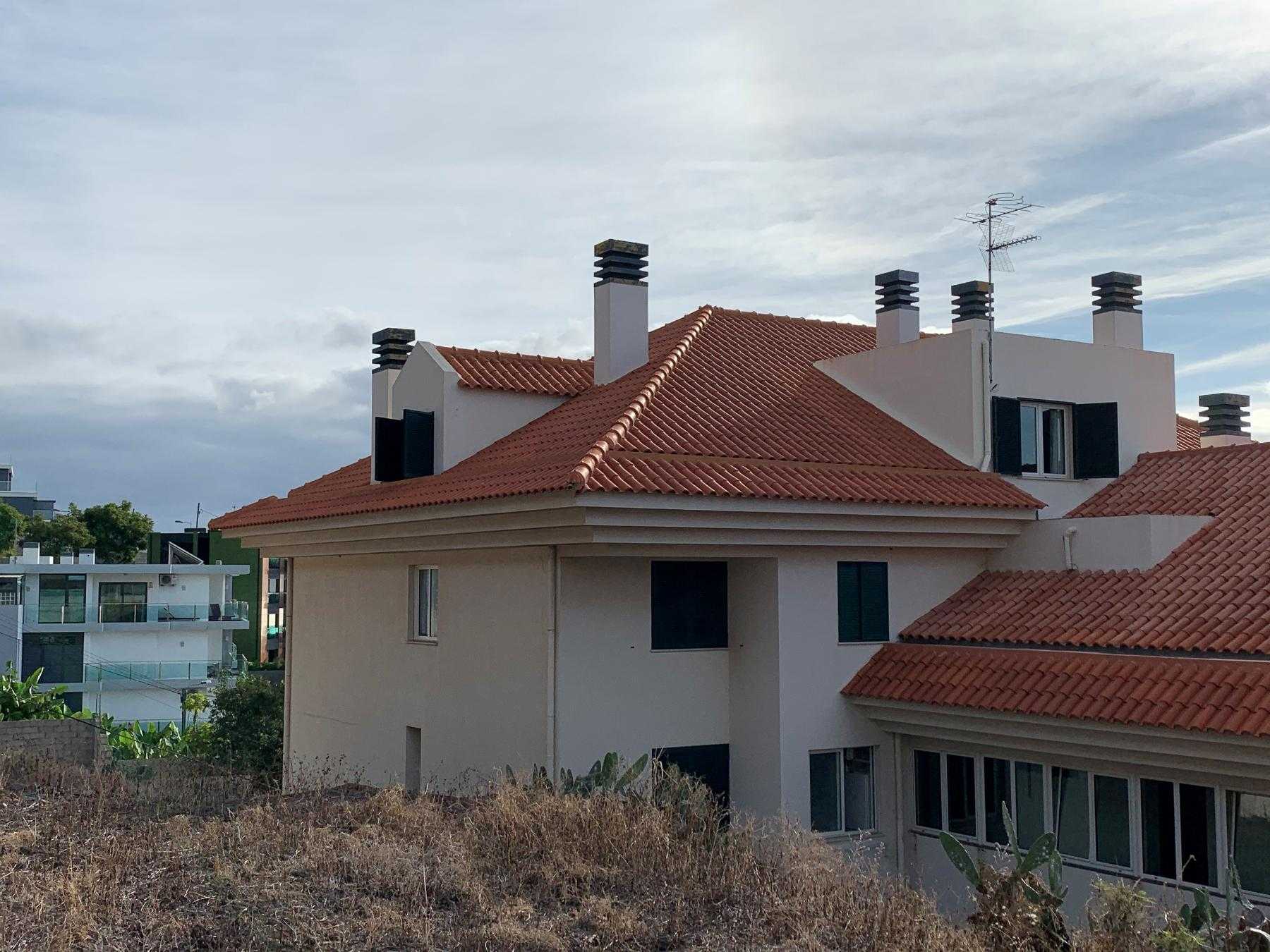 بيت في Funchal, Rua João Paulo II 10214396