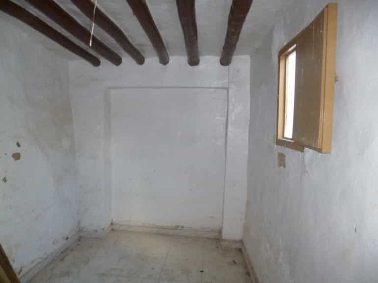 公寓 在 Pruna, Andalusia 10214423